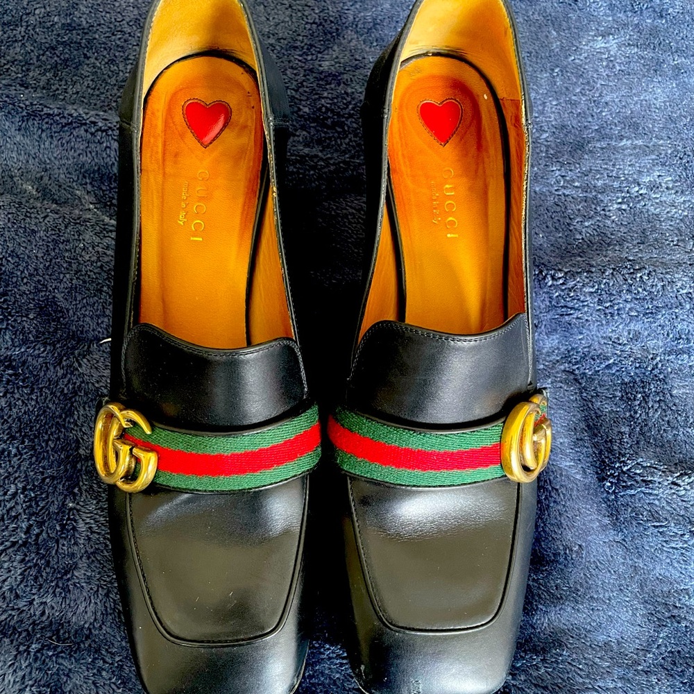 Gucci Black Leather Heels with Gold and Green-Red Stripes